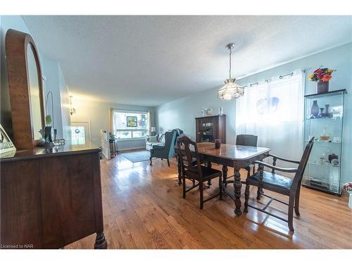 6442 Taylor Street, Niagara Falls, ON - Indoor Photo Showing Dining Room