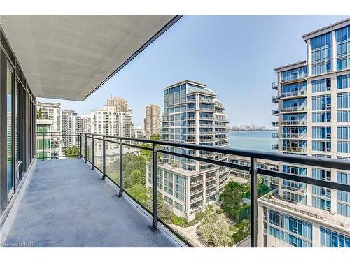 1211-2121 Lakeshore Boulevard W, Etobicoke, ON - Outdoor With Balcony With Exterior