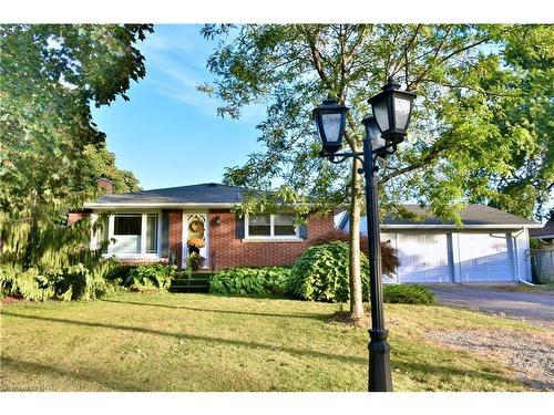 8 Henry Street, Niagara-On-The-Lake, ON - Outdoor With Facade