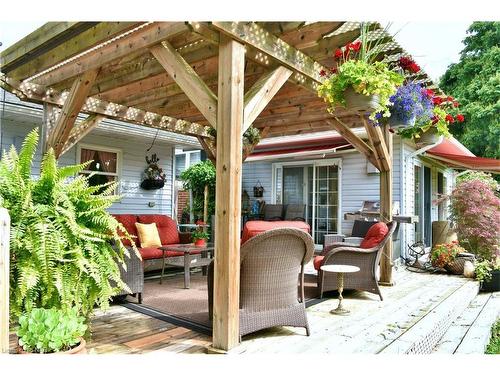 8 Henry Street, Niagara-On-The-Lake, ON - Outdoor With Deck Patio Veranda