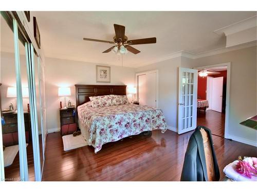 8 Henry Street, Niagara-On-The-Lake, ON - Indoor Photo Showing Bedroom