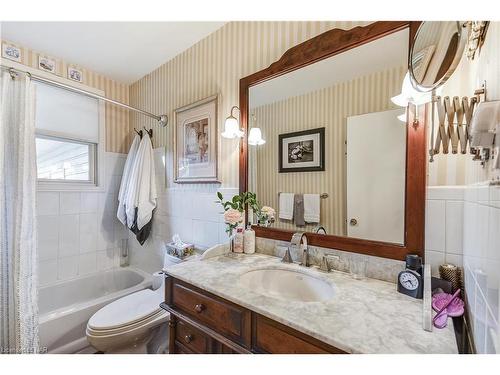 8 Henry Street, Niagara-On-The-Lake, ON - Indoor Photo Showing Bathroom