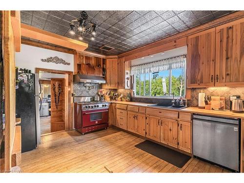 2225 North Shore Drive, Lowbanks, ON - Indoor Photo Showing Kitchen