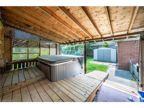 6820 Wilinger Street, Niagara Falls, ON - Outdoor With Deck Patio Veranda With Exterior