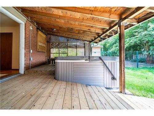 6820 Wilinger Street, Niagara Falls, ON - Outdoor With Deck Patio Veranda With Exterior