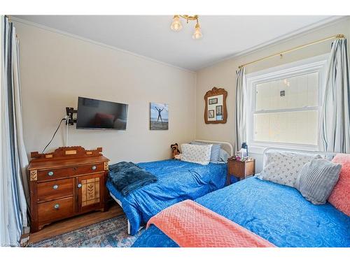 237 Cherryhill Blvd Boulevard S, Crystal Beach, ON - Indoor Photo Showing Bedroom