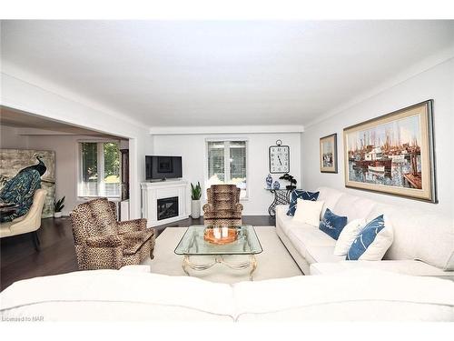 47 Monarch Park Drive, St. Catharines, ON - Indoor Photo Showing Living Room With Fireplace