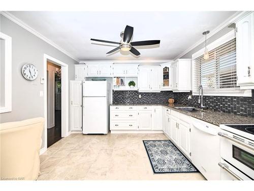 47 Monarch Park Drive, St. Catharines, ON - Indoor Photo Showing Kitchen