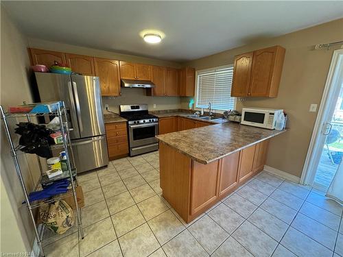 85 Young Crescent, Niagara-On-The-Lake, ON - Indoor Photo Showing Kitchen With Double Sink