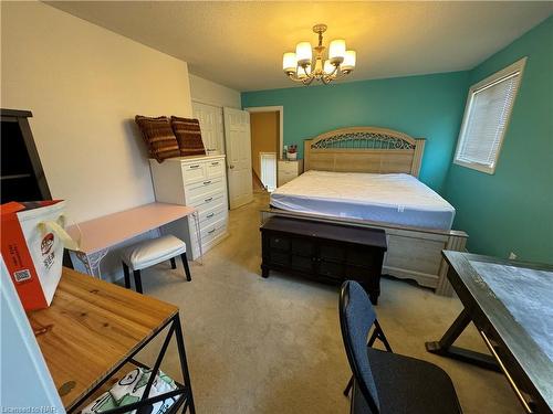 85 Young Crescent, Niagara-On-The-Lake, ON - Indoor Photo Showing Bedroom