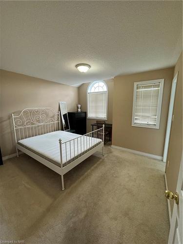 85 Young Crescent, Niagara-On-The-Lake, ON - Indoor Photo Showing Bedroom