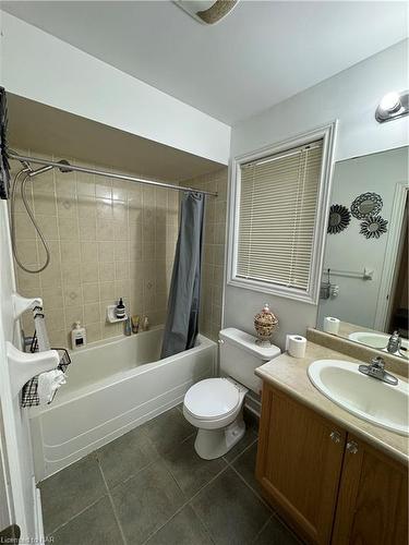 85 Young Crescent, Niagara-On-The-Lake, ON - Indoor Photo Showing Bathroom