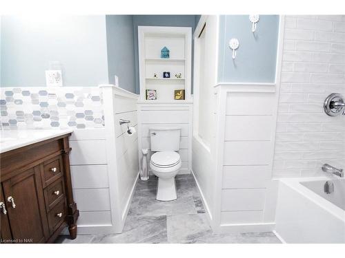 32 Duncan Drive, St. Catharines, ON - Indoor Photo Showing Bathroom