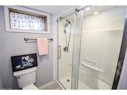 32 Duncan Drive, St. Catharines, ON - Indoor Photo Showing Bathroom