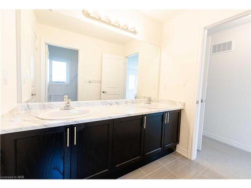 25 Oriole Crescent, Port Colborne, ON - Indoor Photo Showing Bathroom