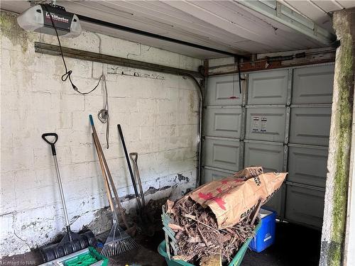 4104 Broughton Avenue, Niagara Falls, ON - Indoor Photo Showing Garage