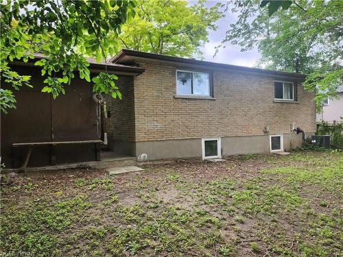 6567 Leeming Street, Niagara Falls, ON - Outdoor With Exterior