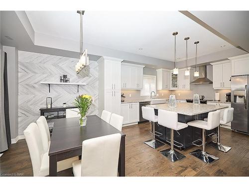 4274 Sixth Avenue, Niagara Falls, ON - Indoor Photo Showing Dining Room