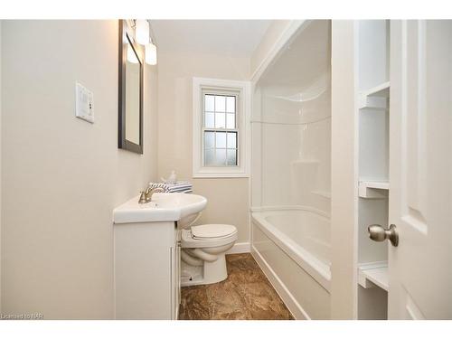 4 Melba Road, St. Catharines, ON - Indoor Photo Showing Bathroom