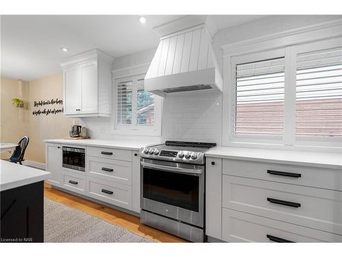 46 Prince Charles Drive, St. Catharines, ON - Indoor Photo Showing Kitchen