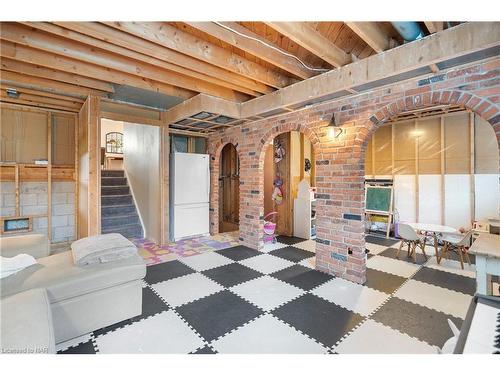 46 Prince Charles Drive, St. Catharines, ON - Indoor Photo Showing Basement