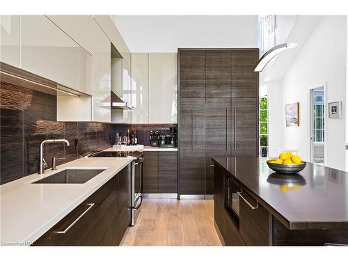 747 Green Street, Niagara-On-The-Lake, ON - Indoor Photo Showing Kitchen