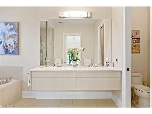 747 Green Street, Niagara-On-The-Lake, ON - Indoor Photo Showing Bathroom