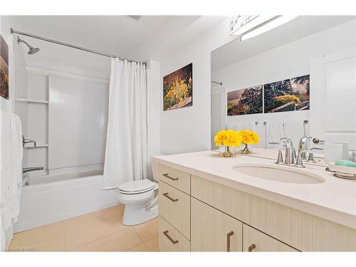 747 Green Street, Niagara-On-The-Lake, ON - Indoor Photo Showing Bathroom