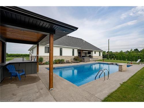 864 Concession 1 Rd Road, Niagara-On-The-Lake, ON - Outdoor With In Ground Pool With Deck Patio Veranda