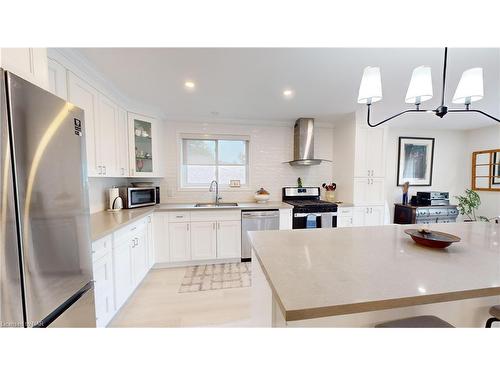 84 Ziraldo Road, St. Catharines, ON - Indoor Photo Showing Kitchen With Upgraded Kitchen