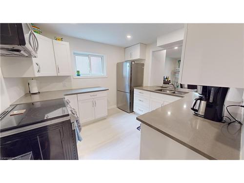 84 Ziraldo Road, St. Catharines, ON - Indoor Photo Showing Kitchen With Double Sink