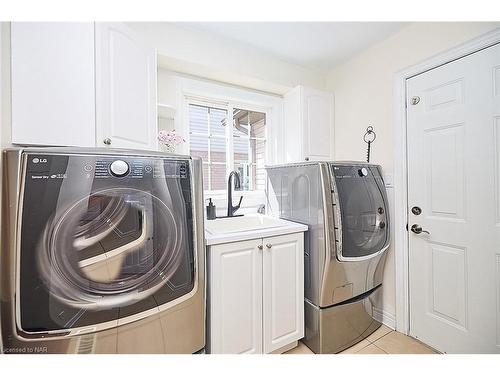 68 Welstead Drive, St. Catharines, ON - Indoor Photo Showing Laundry Room