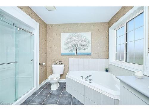 68 Welstead Drive, St. Catharines, ON - Indoor Photo Showing Bathroom