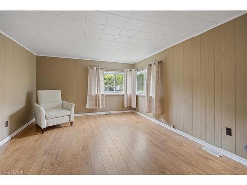 499 North Mill Street, Ridgeway, ON - Indoor Photo Showing Other Room