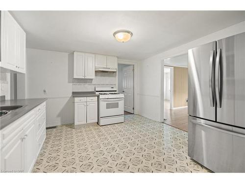 499 North Mill Street, Ridgeway, ON - Indoor Photo Showing Kitchen