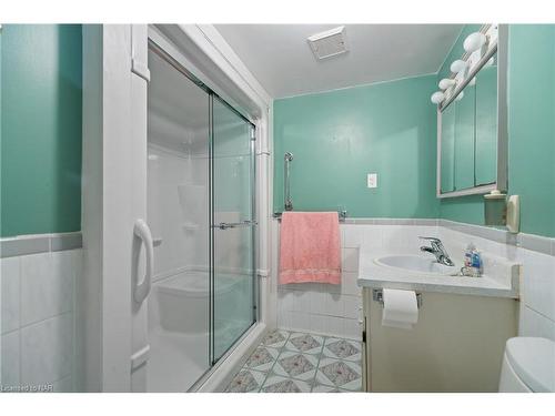 499 North Mill Street, Ridgeway, ON - Indoor Photo Showing Bathroom