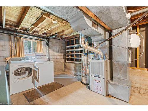 499 North Mill Street, Ridgeway, ON - Indoor Photo Showing Laundry Room