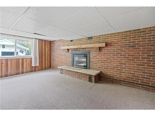 499 North Mill Street, Ridgeway, ON - Indoor Photo Showing Other Room With Fireplace