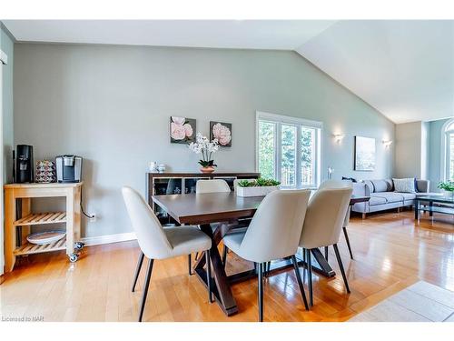 64 Sandra Drive, Fenwick, ON - Indoor Photo Showing Dining Room