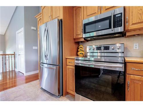 64 Sandra Drive, Fenwick, ON - Indoor Photo Showing Kitchen