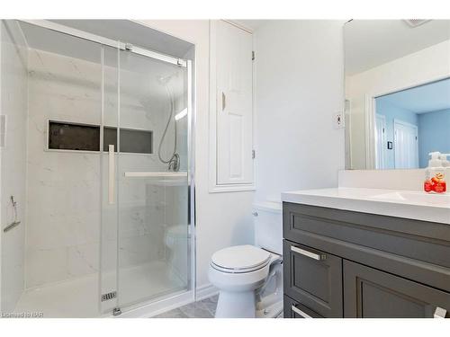 64 Sandra Drive, Fenwick, ON - Indoor Photo Showing Bathroom