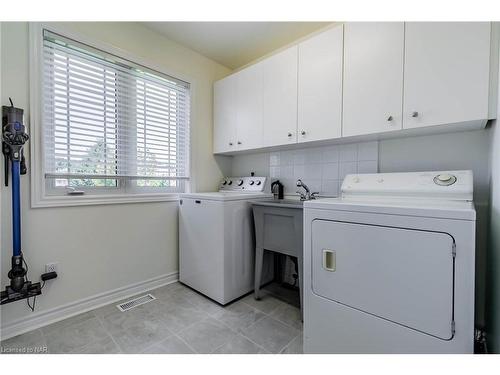 64 Sandra Drive, Fenwick, ON - Indoor Photo Showing Laundry Room