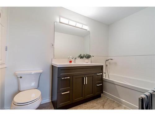 64 Sandra Drive, Fenwick, ON - Indoor Photo Showing Bathroom