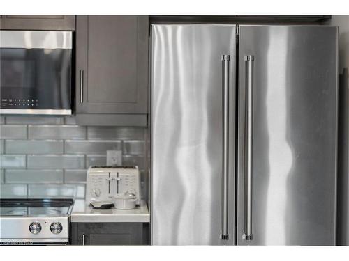 7084 Optimist Lane, Niagara Falls, ON - Indoor Photo Showing Kitchen With Stainless Steel Kitchen