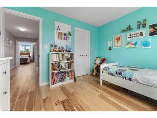 7084 Optimist Lane, Niagara Falls, ON - Indoor Photo Showing Bedroom