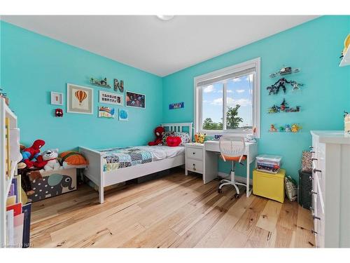 7084 Optimist Lane, Niagara Falls, ON - Indoor Photo Showing Bedroom