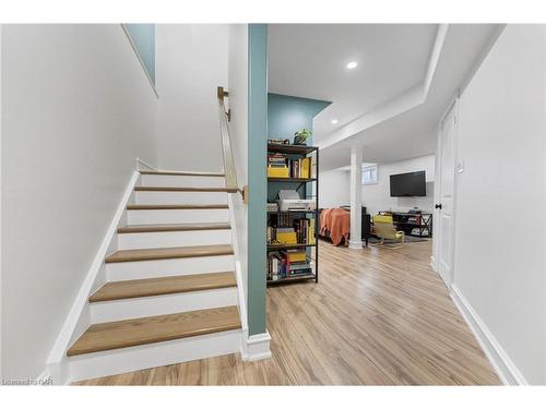 7084 Optimist Lane, Niagara Falls, ON - Indoor Photo Showing Other Room