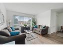 8095 Kensington Court, Niagara Falls, ON  - Indoor Photo Showing Living Room 