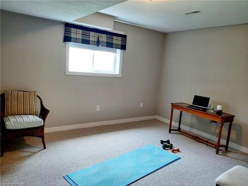 7721 Bishop Avenue, Niagara Falls, ON - Indoor Photo Showing Other Room