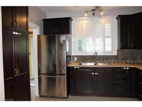 5 Bellevue Terrace, St. Catharines, ON - Indoor Photo Showing Kitchen With Double Sink